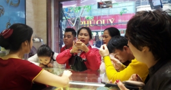 Giá vàng hôm nay 9/8: Giá vàng trong nước tăng vượt mặt thế giới