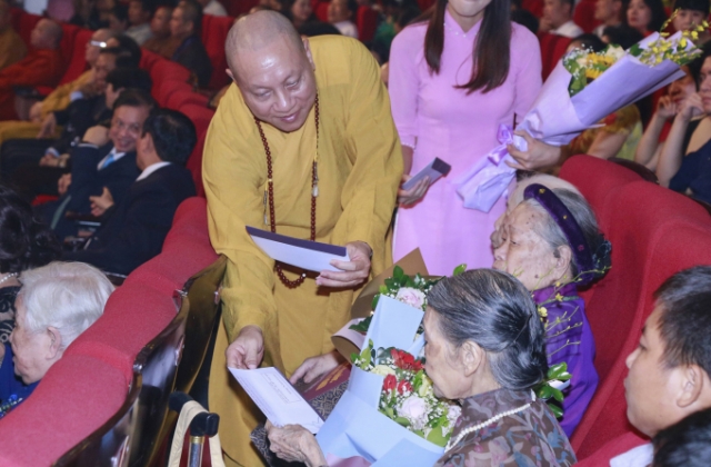 Xúc động tại chương trình