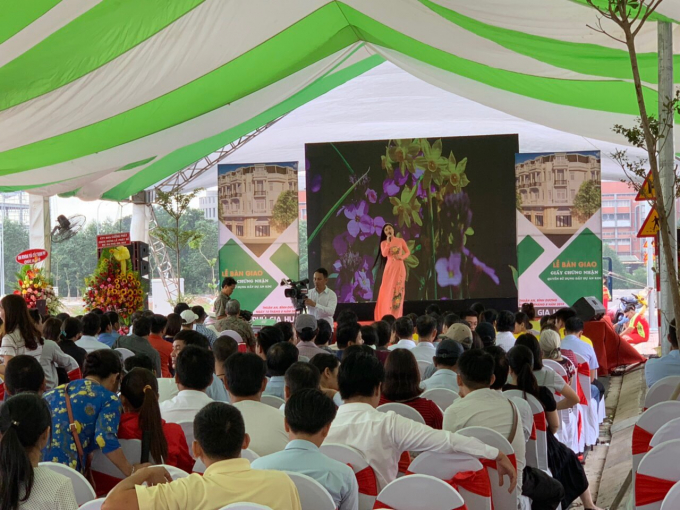 Sự kiện thu hút sự quan tâm của đông đảo khách hàng.