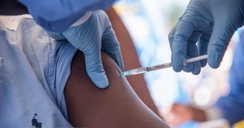 Hơn 1.300 người được tiêm phòng khẩn cấp ngăn ngừa virus Ebola