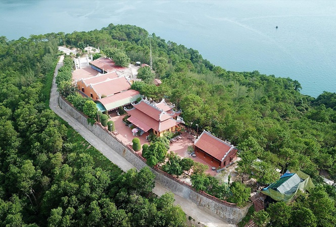 Ông Tô Văn Chương xây dựng hàng loạt công trình trái phép tại đảo Thẻ Vàng khi chưa được phê duyệt dự án. Ảnh: H.D.