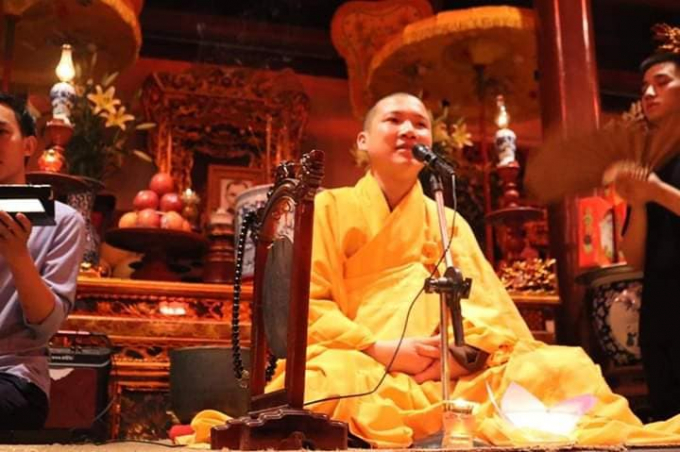 Chú thích ảnh: Dù chưa học xong trường lớp về Phật giáo, nhưng Thích Đạo Huấn vẫn mở khóa tu, rao giảng Phật pháp, tụ tập nhiều sinh viên trong chùa