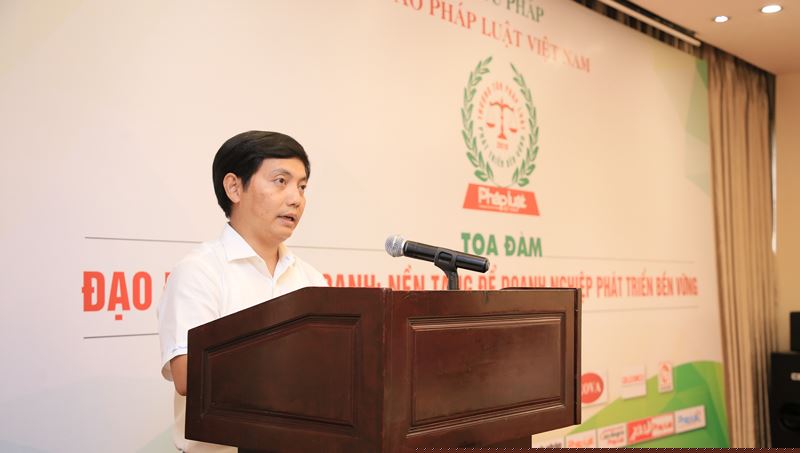 Phó tổng biên tập Trần Đức Vinh phát biểu khai mạc Tọa đàm.