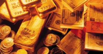 Giá vàng hôm nay 16/8: Sau khi chạm đỉnh, giá vàng "tụt dốc" nhanh chóng