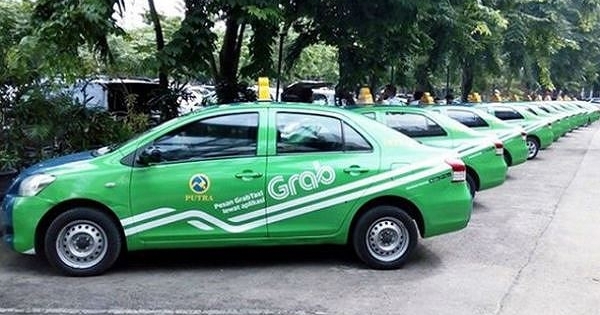 Bỏ đề xuất xe Grab phải gắn hộp đèn như taxi