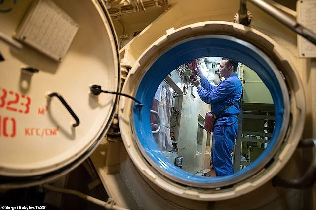 173076960imagea4915658674709691565924816363_azoe