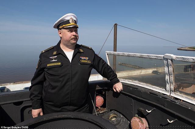 Chỉ huy tàu Alexei Zhiganov tại một căn cứ của Hạm đội Phương Bắc Nga.