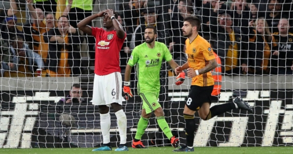 Pogba đá hỏng 11m, MU bị Wolves cầm hòa