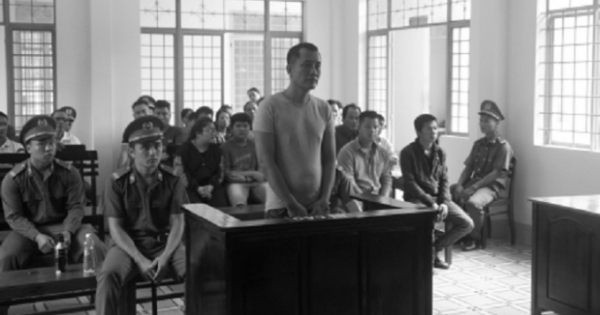 Đại gia gỗ mua siêu xe trong chớp mắt và con đường ra vành móng ngựa