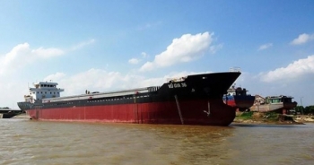 Cơ hội, thách thức của vận tải sông pha biển