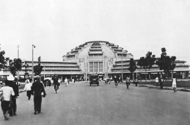 Bị tù giam lỏng vẫn thiết lập hệ thống kinh doanh xuyên quốc gia