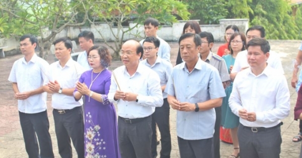 Thứ trưởng Phan Chí Hiếu dâng hương tại Khu di tích lịch sử Bộ Tư pháp