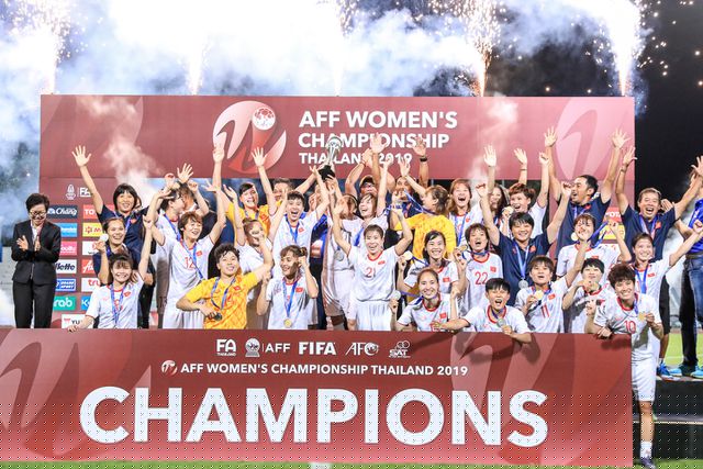 Đội tuyển nữ Việt Nam đánh bại Thái Lan và vô địch Đông Nam Á ngay trên sân khách
