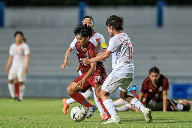 Mỗi lần thi đấu xa nhà, gần như các nữ tuyển thủ ít nhận được sự quan tâm từ người hâm mộ