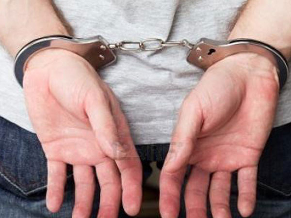 can-tho-bat-giam-ong-trum-nuoc-da-rut-sung-de-doa-nu-cong-nhan