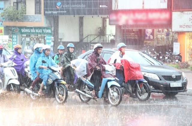 Bắc Bộ v&agrave; miền Trung tiếp tục mưa lớn