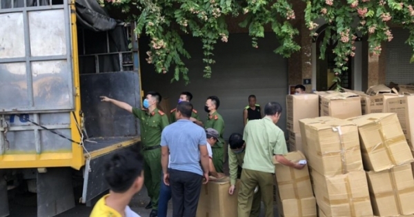 Hà Nội tạm giữ gần 800.000 chiếc khẩu trang không hóa đơn