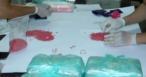 Vận chuyển gần 95.000 viên ma túy với giá 150 triệu đồng