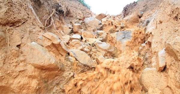 Lào Cai: Ngủ lại lán trại trông gia súc, 2 vợ chồng tử vong do bị đất đá vùi lấp