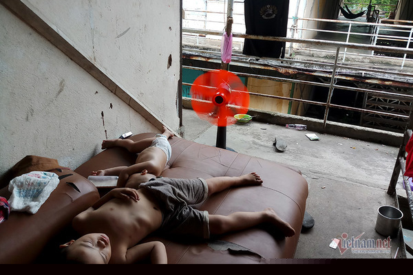 Cận cảnh khu tạm cư “ổ chuột” của người dân Thủ Thiêm