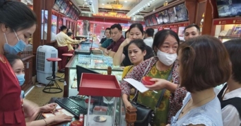 Tiệm vàng “đuổi khách”, nhà đầu tư trắng tay vì kiếm tiền thần tốc từ sàn