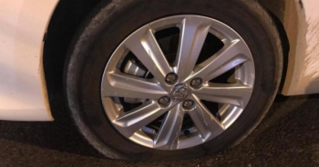 Kinh nghiệm xử lý khi xe ô tô bị thủng lốp