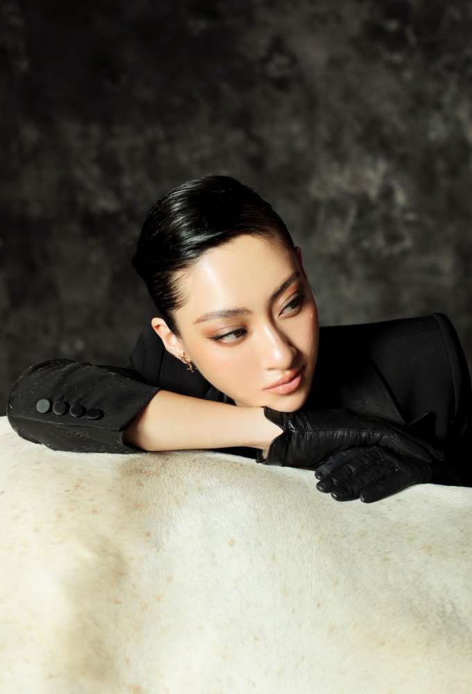 Bên cạnh đó cô cho biết mình đang hướng đến hình tượng girl boss - dồn hết tâm huyết vào công việc nhưng không quên nuôi dưỡng đam mê, sở thích của bản thân.