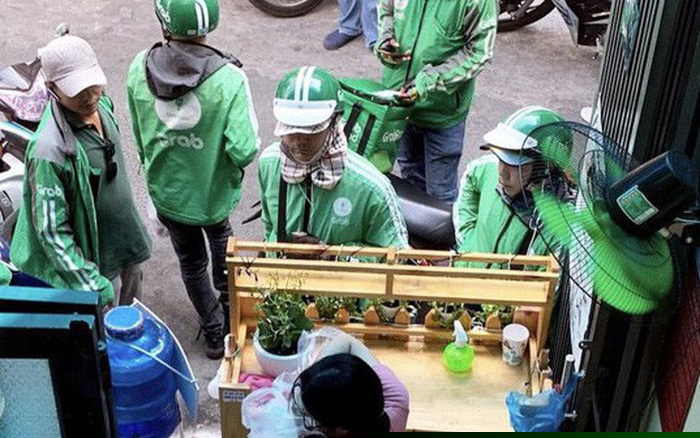 H&agrave;ng vạn shipper đổ ra đường, khốc liệt gi&agrave;nh 200 triệu USD