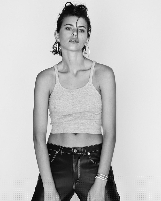 'Chân dài' 9x Georgia Fowler tắm nắng gợi cảm trên biển  - ảnh 13