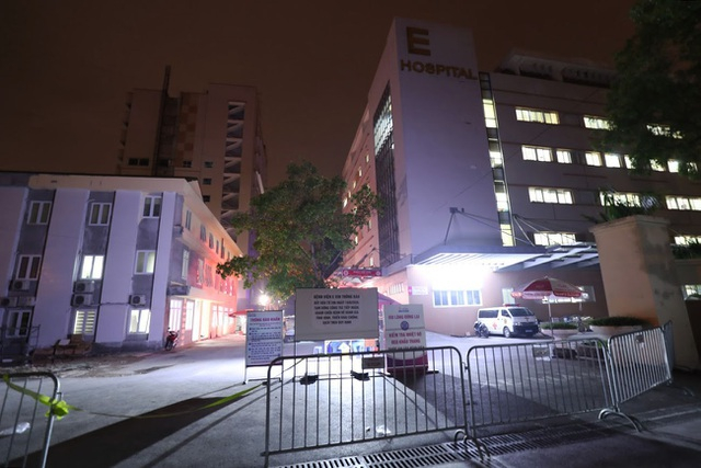 Bắt đầu từ 20h ngày 19/8, Bệnh viện E (Hà Nội) tạm dừng công tác tiếp nhận khám, chữa bệnh để đánh giá tình hình, triển khai chống dịch theo quy định.