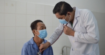 Bệnh viện Cần Thơ vận động kinh phí hỗ trợ 2 bệnh nhân đặt máy trợ tim vĩnh viễn