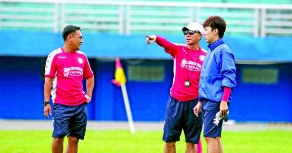 V-League đang ở thế tiến thoái lưỡng nan