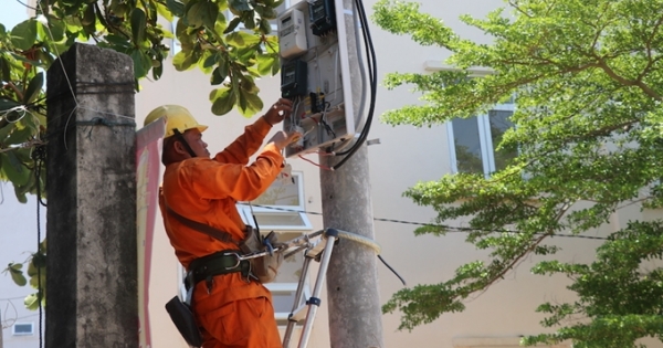 Điện lưới quốc gia về với xã đảo Nhơn Châu