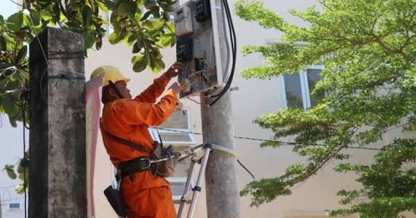 Điện lưới quốc gia về với xã đảo Nhơn Châu