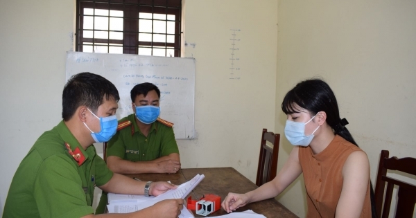 Hưng Yên: Bắt "nữ quái" làm giả con dấu để chiếm đoạt hơn 240 triệu đồng