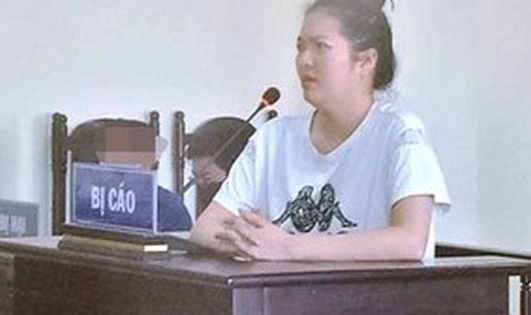 Dùng dao đâm chết người tình trẻ trên ô tô