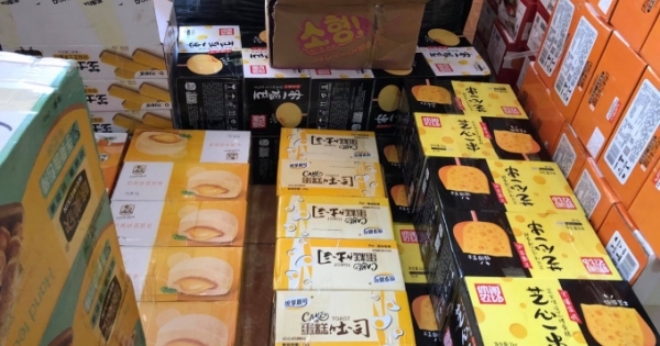 Hà Nội: Bắt giữ hơn 10 tấn bánh kẹo, trà sữa không rõ nguồn gốc