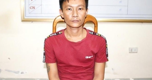 Vác dao đến trụ sở chém công an xã