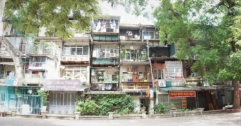 Hà Nội: Bất lực trước những khu chung cư cũ chờ sập