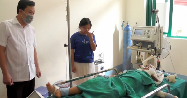 Hà Giang: Phát hiện 2 ông cháu nằm trên vũng máu