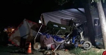 Đi xe ba gác về quê tránh dịch, 5 người trong một gia đình bị xe tải tông thương vong