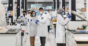 Vingroup nhận chuyển giao độc quyền công nghệ sản xuất vắc xin mRNA phòng Covid-19 tại Việt Nam