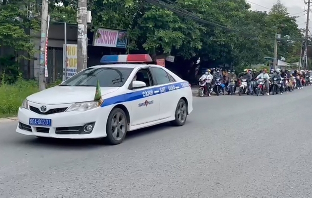 Đồng Nai: “Hộ tống” hơn 1.500 công nhân về Đắk Lắk