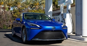 Toyota lại phản đối xe điện, kỳ vọng vào hydro