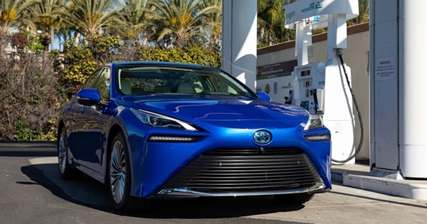 Toyota lại phản đối xe điện, kỳ vọng vào hydro