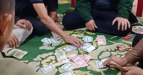 Bất chấp dịch bệnh, 6 đối tượng tụ tập đánh bạc bị phạt hơn 100 triệu đồng