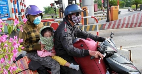 Tình người trên đường trường về quê tránh dịch