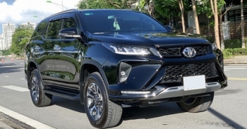 Toyota Fortuner Legender mất giá chóng mặt sau gần 1 năm lăn bánh