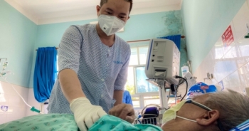 Chàng trai F0 xin làm lao công, gội đầu cho cả khoa điều trị Covid-19