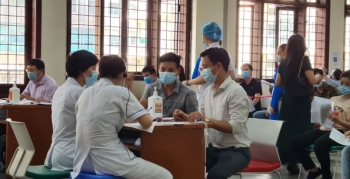 Hơn 8 triệu liều vaccine phòng COVID-19 đã được tiêm cho các lực lượng phòng chống dịch và người dân